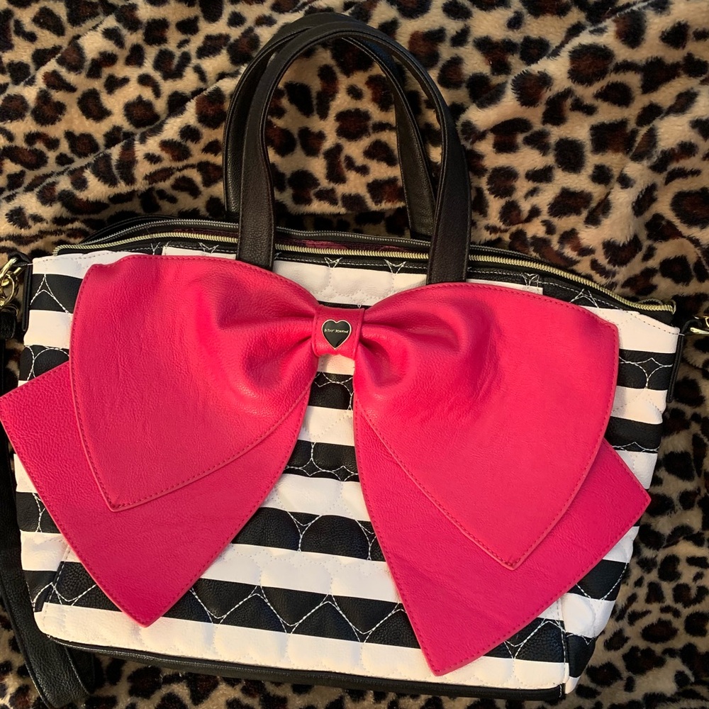 *ADORABLE* Betsey Johnson purse